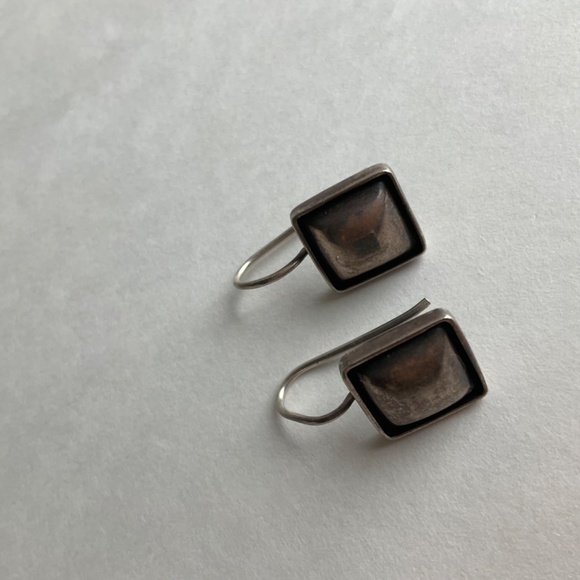925 Sterling Silver Square Domed Pierced Earrings Drop - Picture 3 of 8
